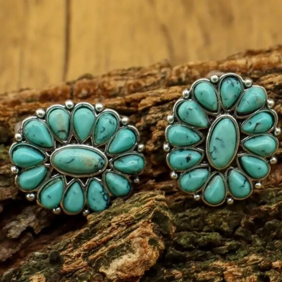 NWTs Turquoise Coloured Howlite Stone Earrings - Silver Plated - Western Style - Picture 3 of 6